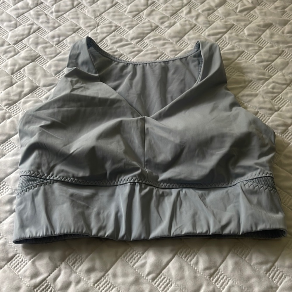 Athleta women’s S light blue sports bra